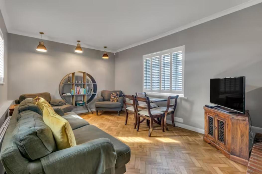 Two Bedroom Private Cottage With Private Parking Just By The Sea Herne Bay Exterior photo